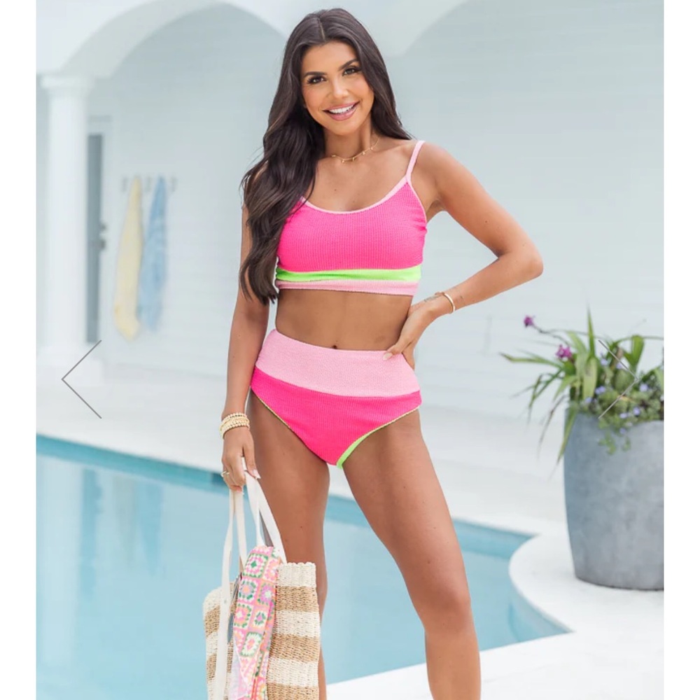 Pink Lily NWOT PINK AND GREEN COLOR BLOCK SWIM TOP - Picture 2 of 12